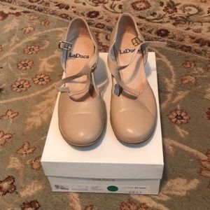 Laduca Alexis beige character shoe